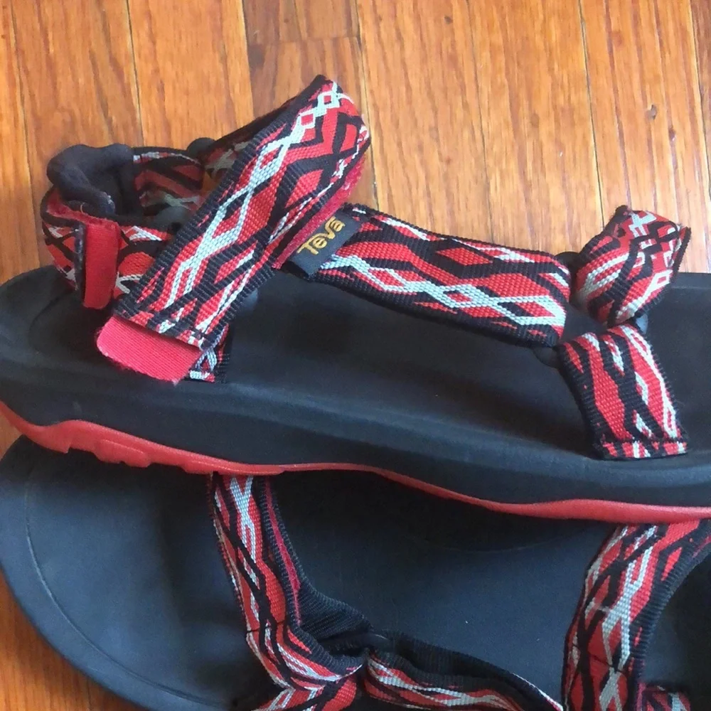 Teva Hurricane XLT Sandals Sz 7